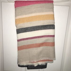 Gap plaid blanket scarf